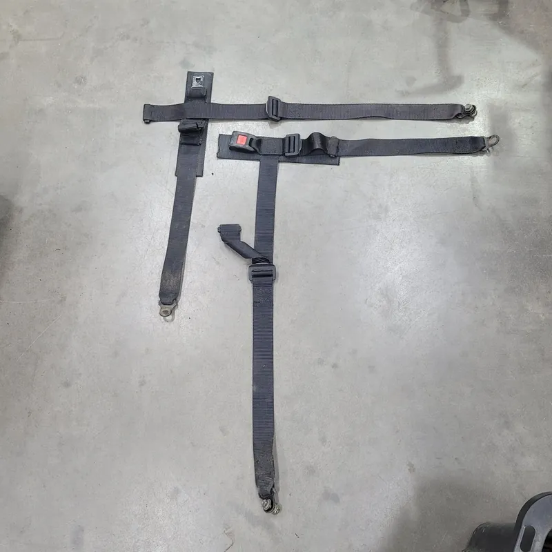 Petit Prix seat belt, driver sumitomo plug
